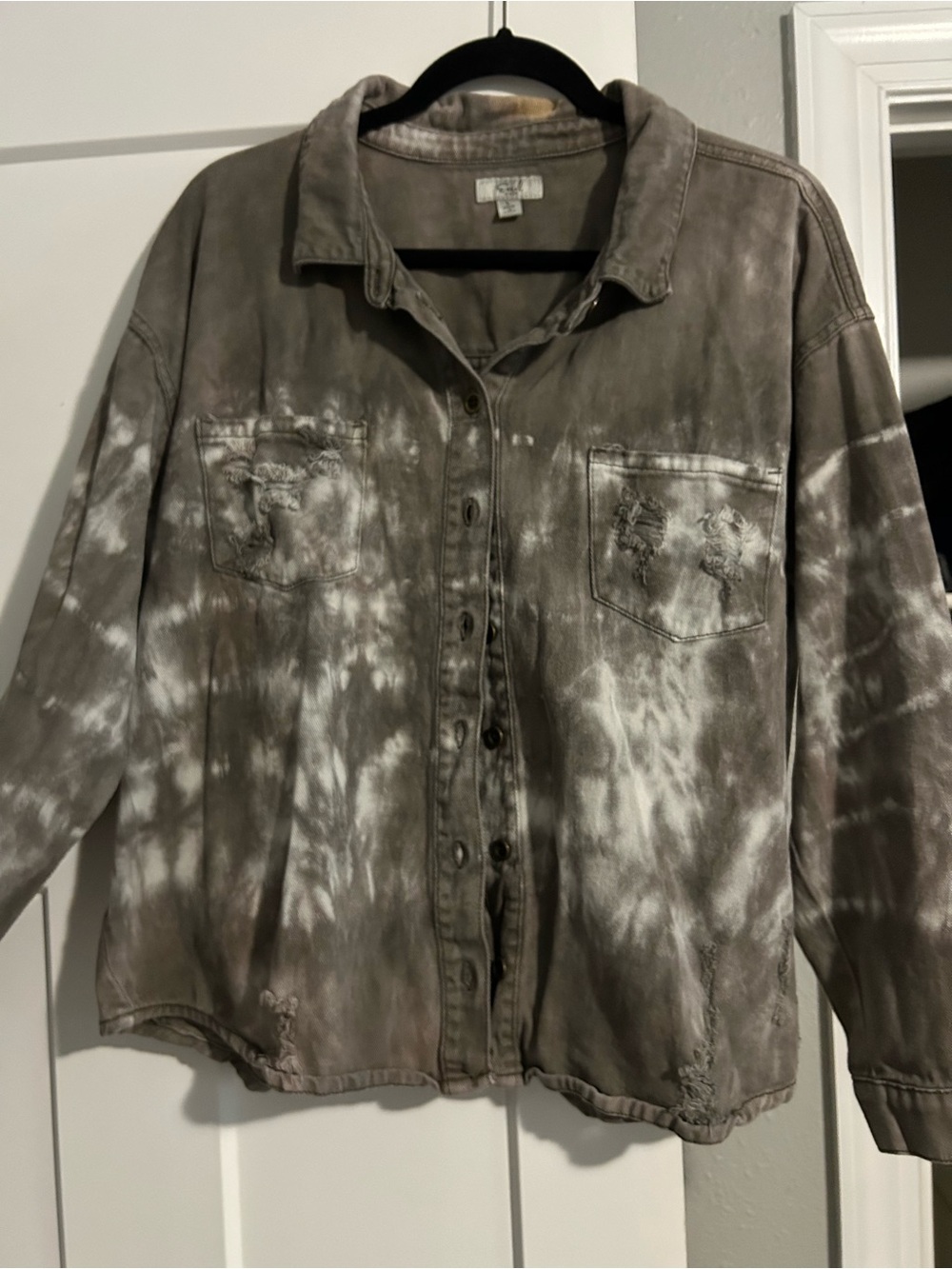 easel Distressed Taupe and White Tie-Dye Button-Up Jacket